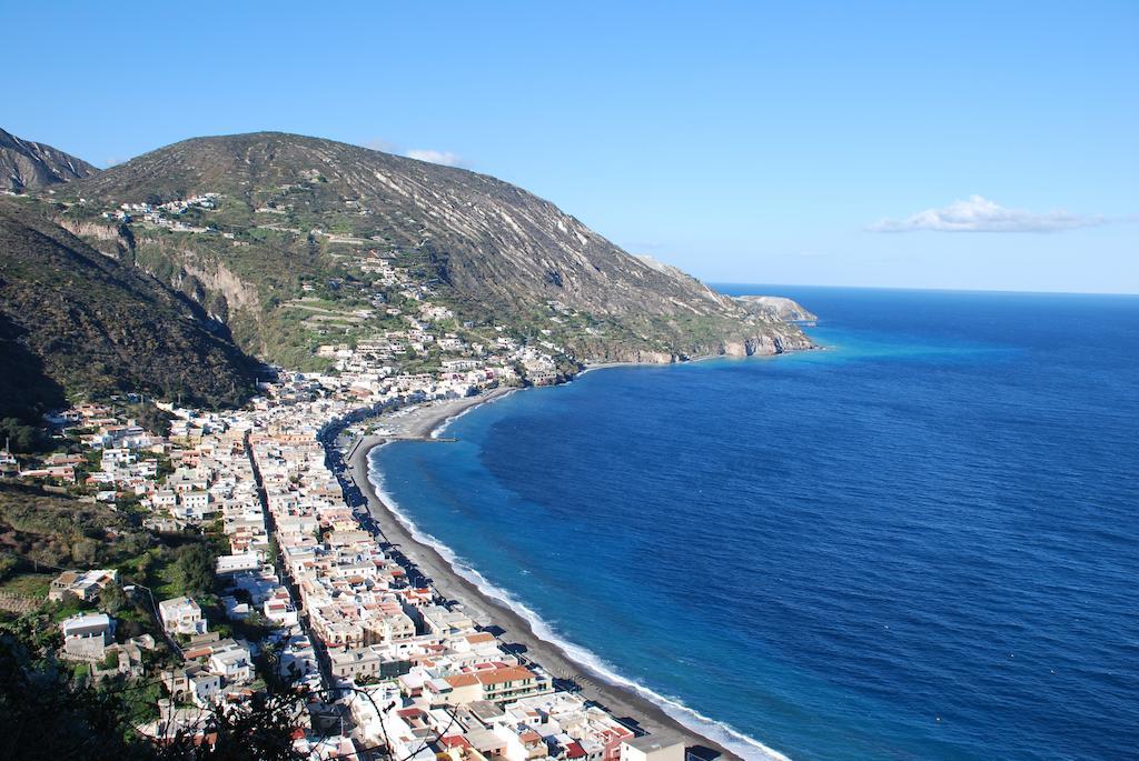 Vulcanoconsult Appartamenti Spiaggia Lipari  Bagian luar foto